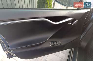 Лифтбек Tesla Model S 2013 в 