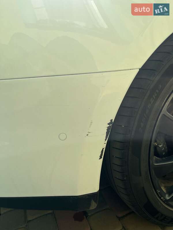 Лифтбек Tesla Model S 2015 в Луцке