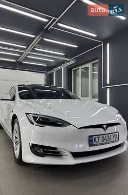 Лифтбек Tesla Model S 2017 в 