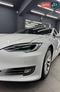 Лифтбек Tesla Model S 2017 в 