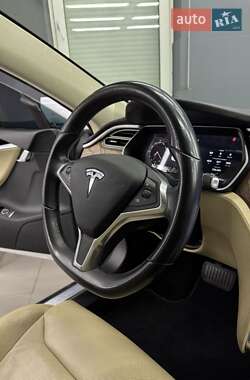 Лифтбек Tesla Model S 2017 в 