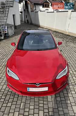 Лифтбек Tesla Model S 2017 в 