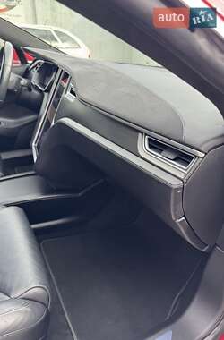 Лифтбек Tesla Model S 2017 в 