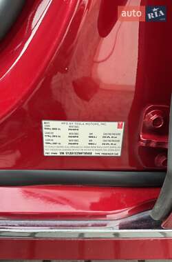 Лифтбек Tesla Model S 2017 в 
