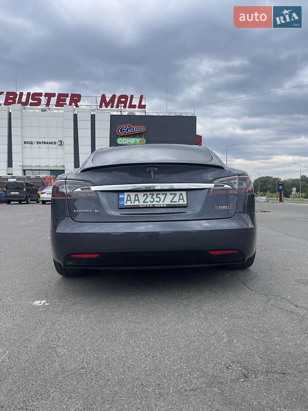 Ліфтбек Tesla Model S 2016 в Києві