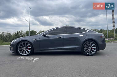 Лифтбек Tesla Model S 2016 в 