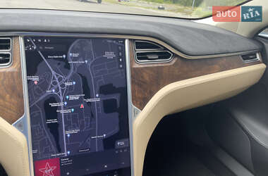 Лифтбек Tesla Model S 2016 в 