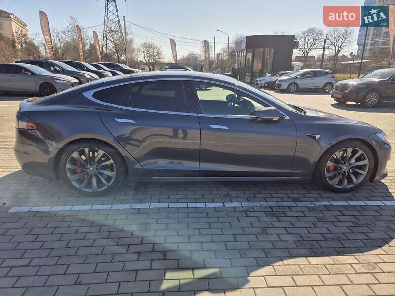 Tesla Model S 2019