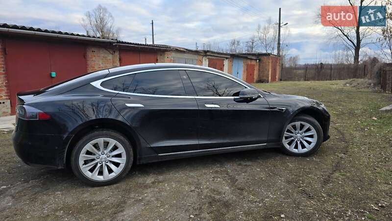 Ліфтбек Tesla Model S 2018 в Чернігові