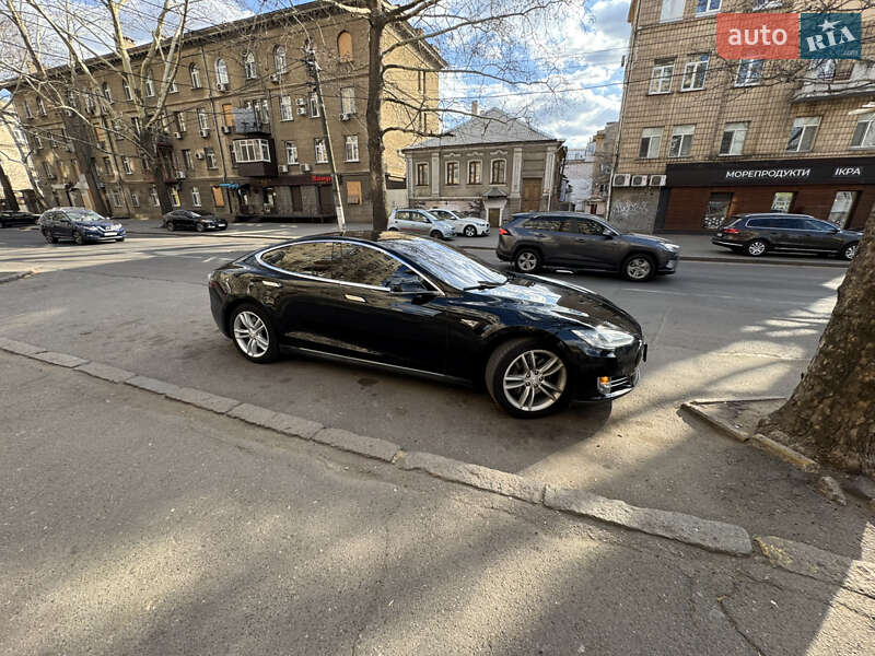 Ліфтбек Tesla Model S 2014 в Миколаєві
