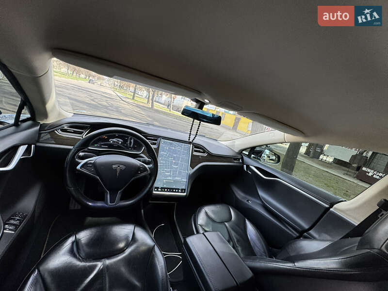 Ліфтбек Tesla Model S 2014 в Миколаєві