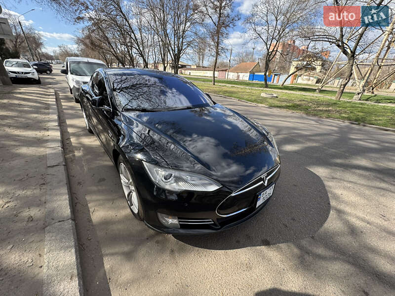 Ліфтбек Tesla Model S 2014 в Миколаєві