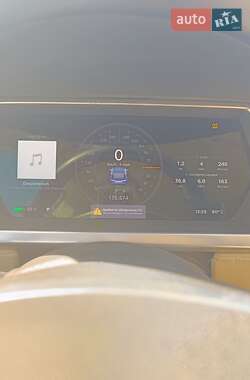 Лифтбек Tesla Model S 2014 в 