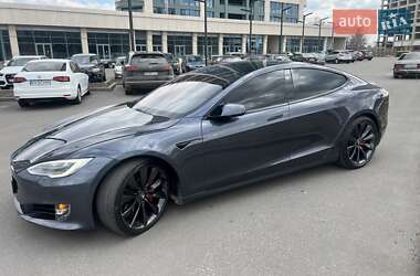 Лифтбек Tesla Model S 2017 в 