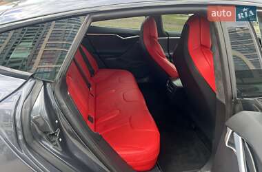 Лифтбек Tesla Model S 2017 в 