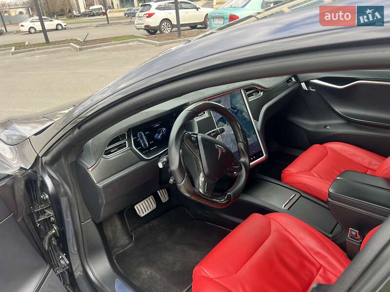 Лифтбек Tesla Model S 2017 в Днепре