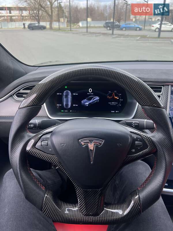 Лифтбек Tesla Model S 2017 в Днепре