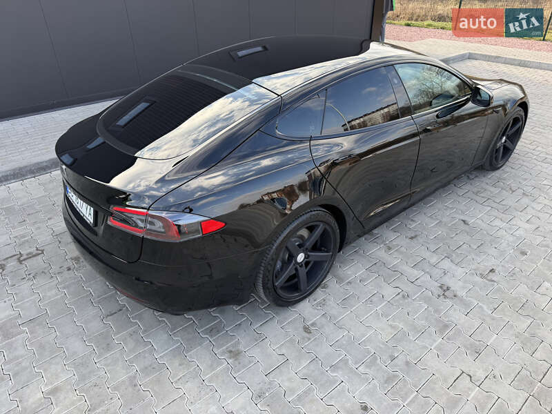 Ліфтбек Tesla Model S 2019 в Стрию