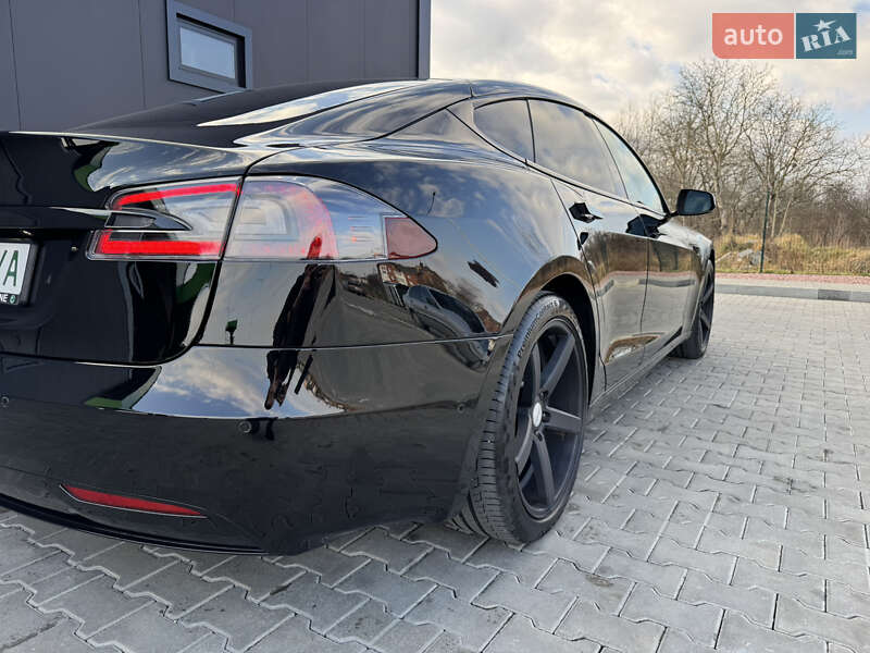 Ліфтбек Tesla Model S 2019 в Стрию