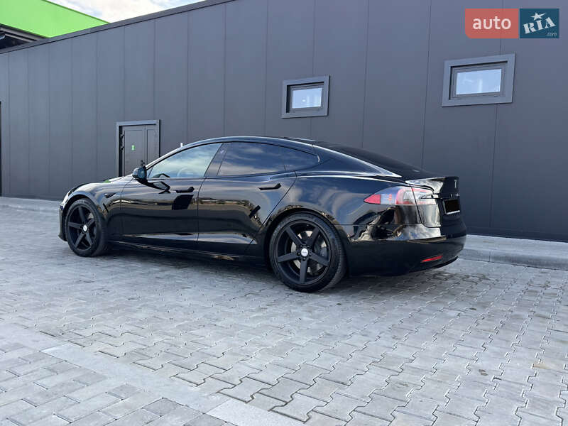 Ліфтбек Tesla Model S 2019 в Стрию