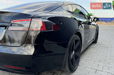 Лифтбек Tesla Model S 2019 в 