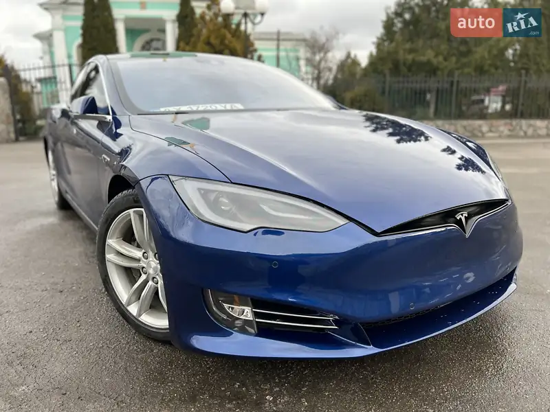 Tesla Model S 2015