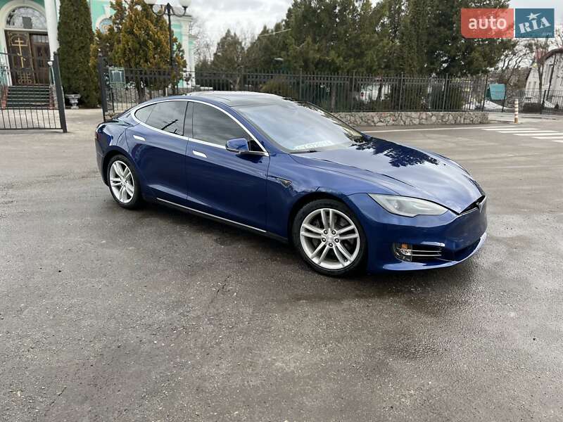 Ліфтбек Tesla Model S 2015 в Харкові