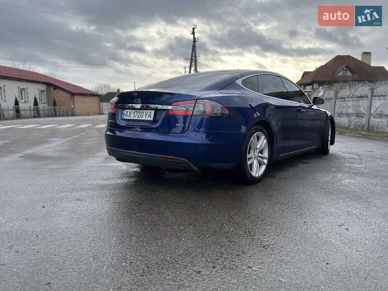 Ліфтбек Tesla Model S 2015 в Харкові