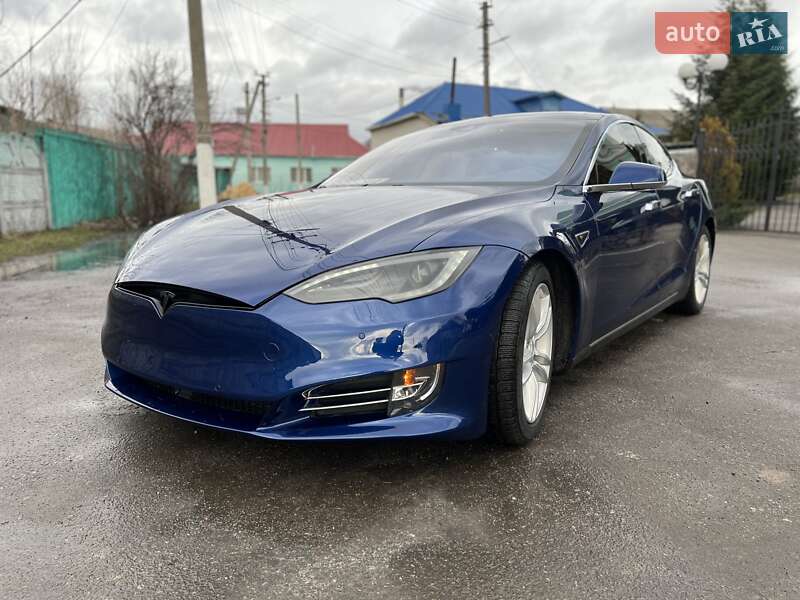 Ліфтбек Tesla Model S 2015 в Харкові