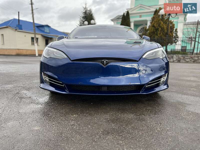 Ліфтбек Tesla Model S 2015 в Харкові