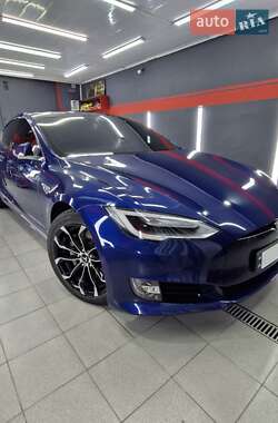 Ліфтбек Tesla Model S 2016 в 