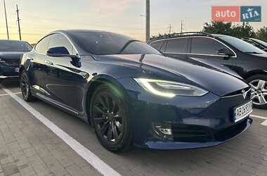 Ліфтбек Tesla Model S 2016 в 