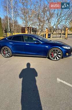Лифтбек Tesla Model S 2015 в 