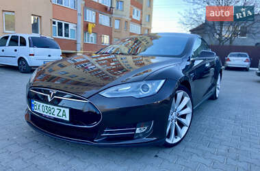 Лифтбек Tesla Model S 2012 в 