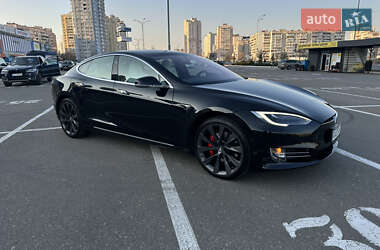 Лифтбек Tesla Model S 2018 в Киеве