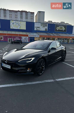 Лифтбек Tesla Model S 2018 в 