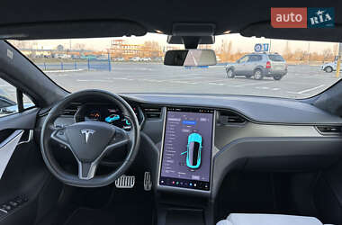 Лифтбек Tesla Model S 2018 в Киеве