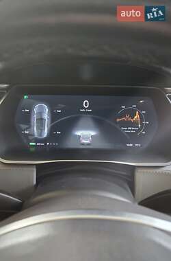 Лифтбек Tesla Model S 2014 в 