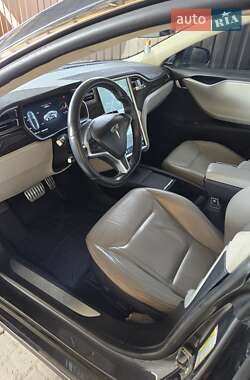 Лифтбек Tesla Model S 2014 в 