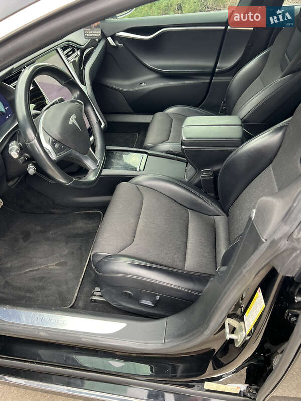 Лифтбек Tesla Model S 2017 в Харькове