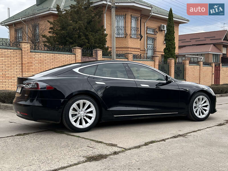 Лифтбек Tesla Model S 2017 в Харькове