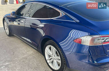 Лифтбек Tesla Model S 2015 в 