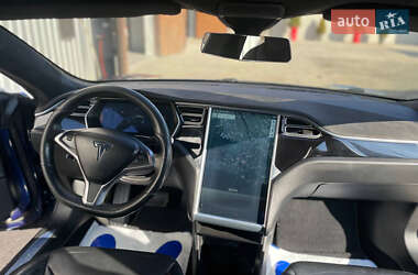 Лифтбек Tesla Model S 2015 в Ровно