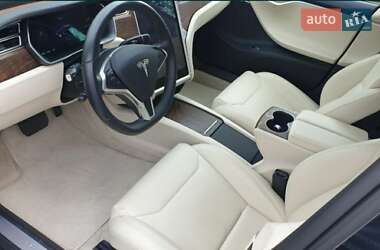 Лифтбек Tesla Model S 2017 в 