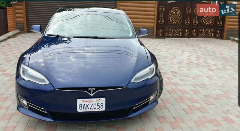 Ліфтбек Tesla Model S 2017 в Одесі