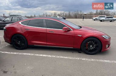 Ліфтбек Tesla Model S 2015 в Кривому Розі
