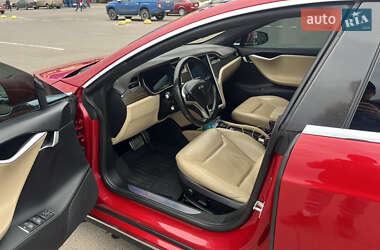 Ліфтбек Tesla Model S 2015 в Кривому Розі