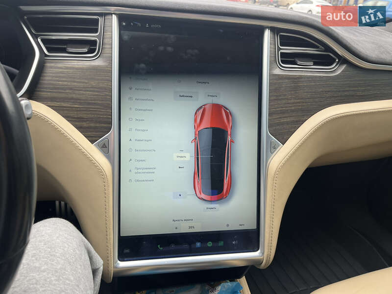 Ліфтбек Tesla Model S 2015 в Кривому Розі