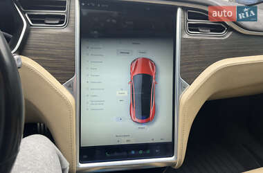 Лифтбек Tesla Model S 2015 в 