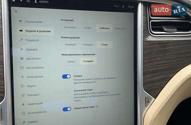 Лифтбек Tesla Model S 2015 в 
